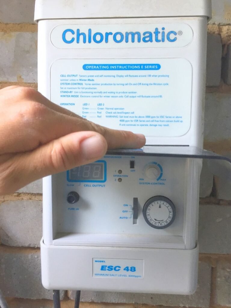 Pool chlorinator not working being diagnosed in Melbourne